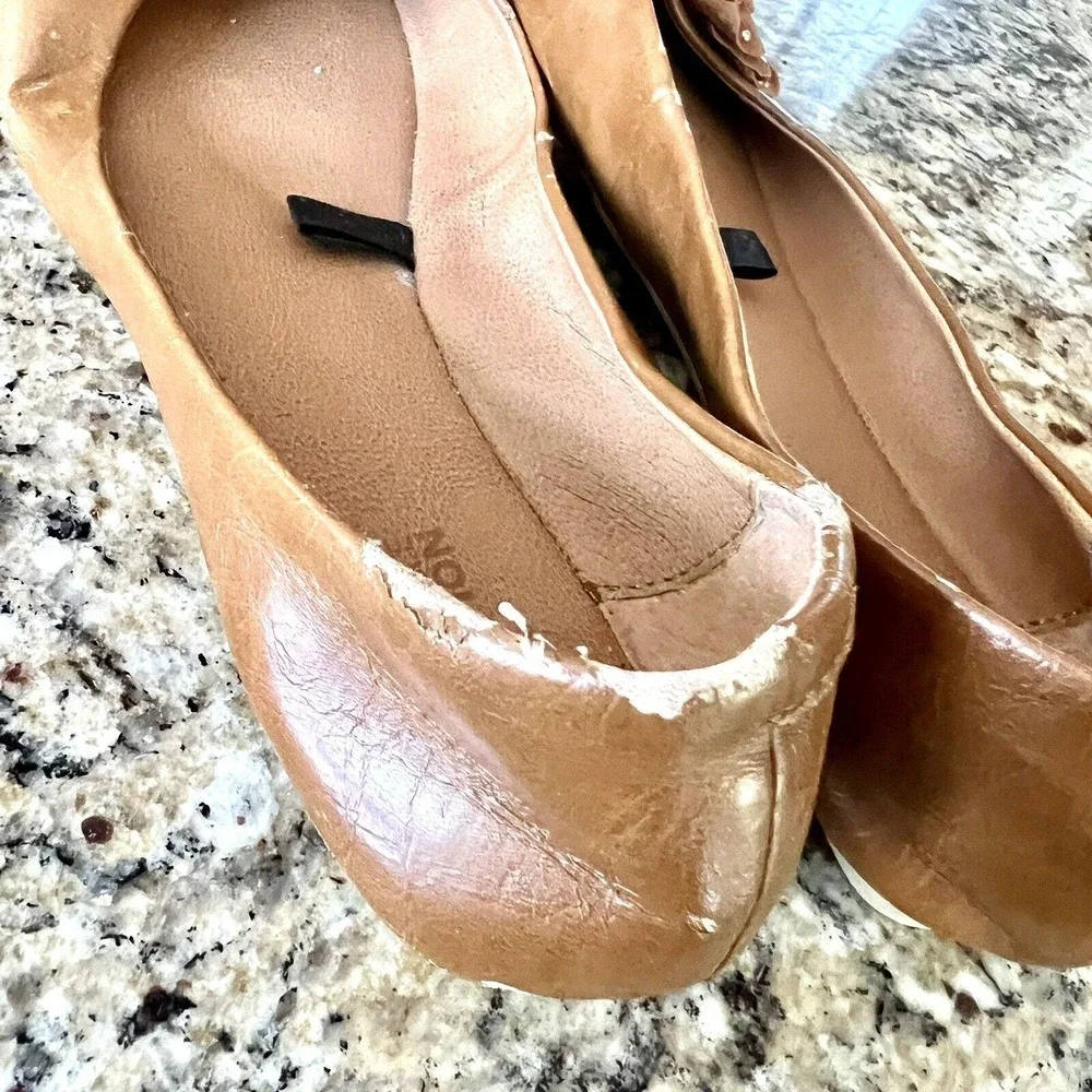Kenneth Cole Reaction Ballet Flats 8.5 M Whiskey Brown Leatherette; Flower Bow